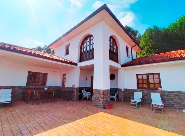 Chalet de 3 habitaciones en Pravia en venta con garaje - 500.000 € (Ref: 9967173)