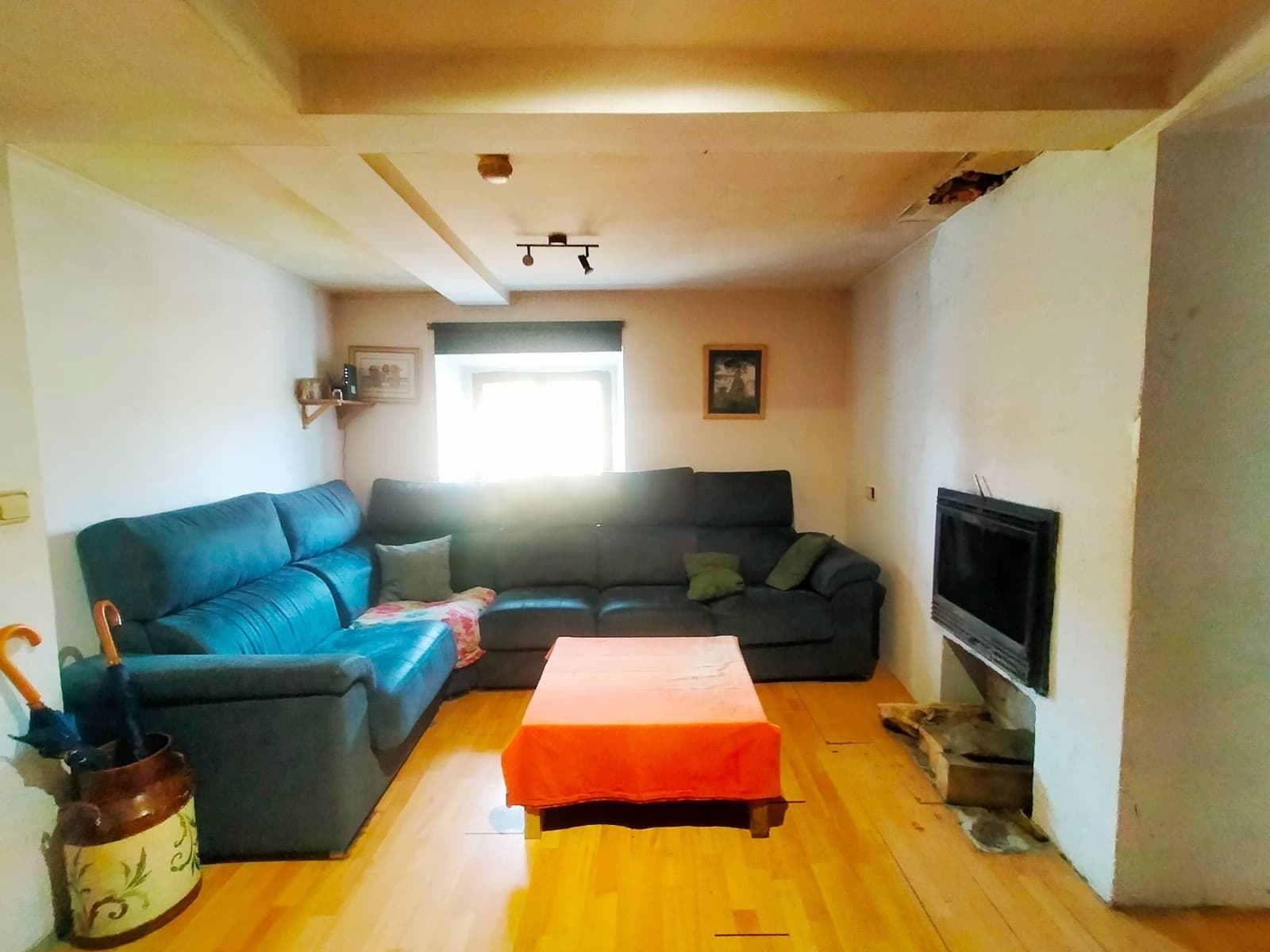 Casa de 3 habitaciones en Pravia en venta con garaje - 135.000 € (Ref: 9999534)