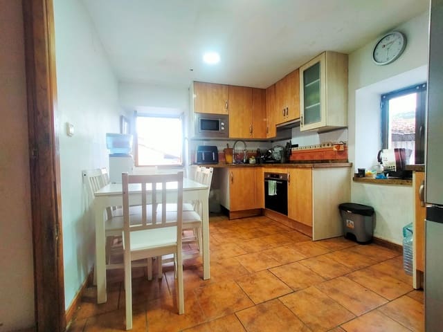 Casa de 3 habitaciones en Pravia en venta - 135.000 € (Ref: 9999534)