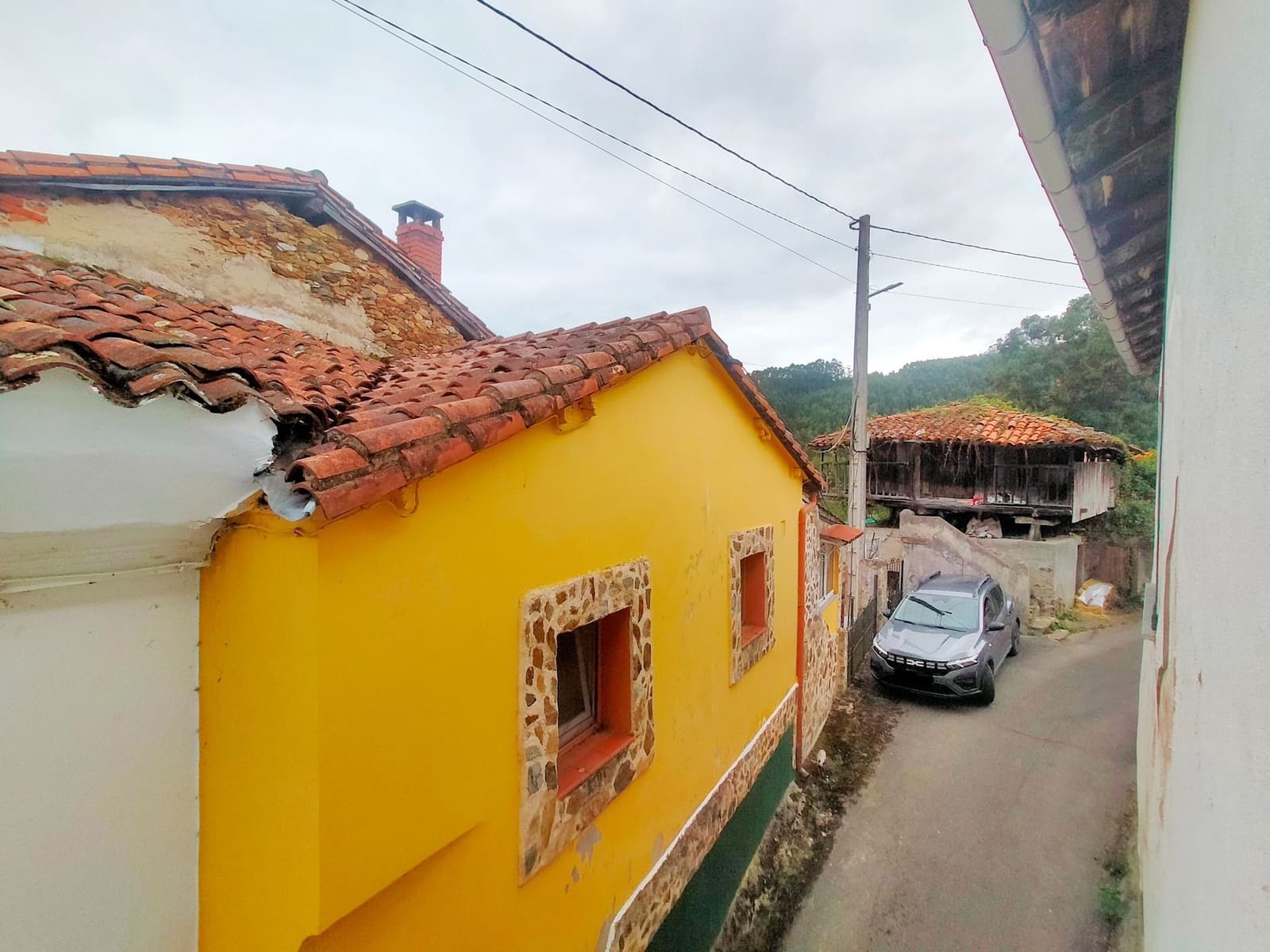 Casa de 3 habitaciones en Pravia en venta con garaje - 135.000 € (Ref: 9999534)