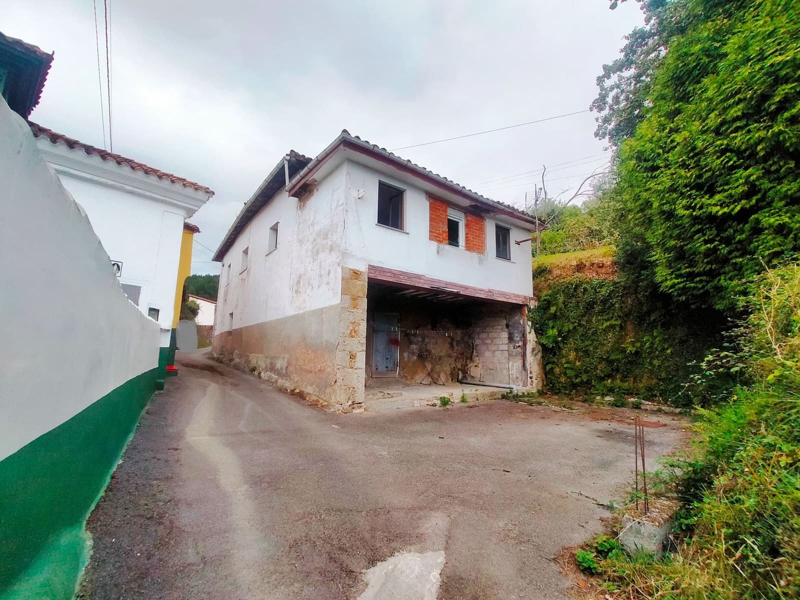 Casa de 3 habitaciones en Pravia en venta con garaje - 135.000 € (Ref: 9999534)