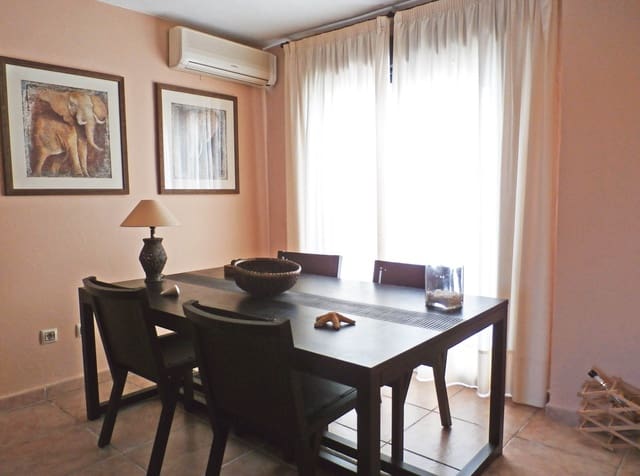 4 sypialnia Dom szeregowy na sprzedaż w Zahara de los Atunes, Barbate z garażem - 750 000 € (Ref: 10104270)