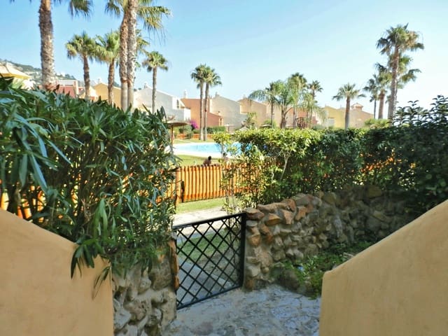 4 sypialnia Dom szeregowy na sprzedaż w Zahara de los Atunes, Barbate z garażem - 750 000 € (Ref: 10104270)