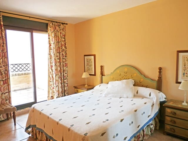 4 sypialnia Dom szeregowy na sprzedaż w Zahara de los Atunes, Barbate z garażem - 750 000 € (Ref: 10104270)