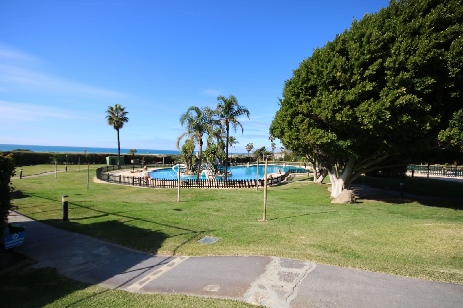 2 soverom Strandleiligheter til salgs i Zahara de los Atunes med svømmebasseng garasje - € 315 000 (Ref: 10165343)