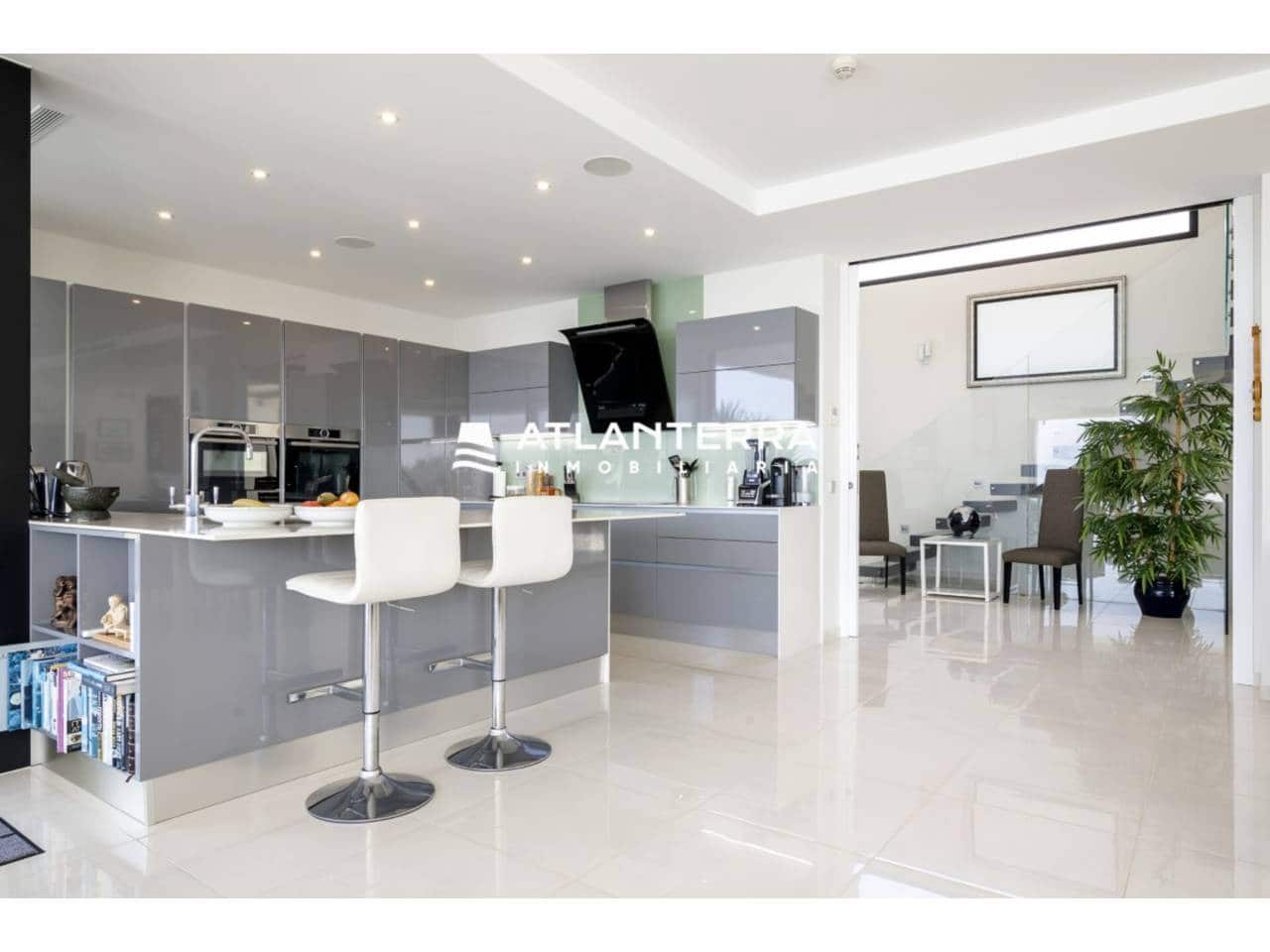 5 soveværelse Villa til salg i Tarifa med swimmingpool garage - € 3.750.000 (Ref: 8707534)