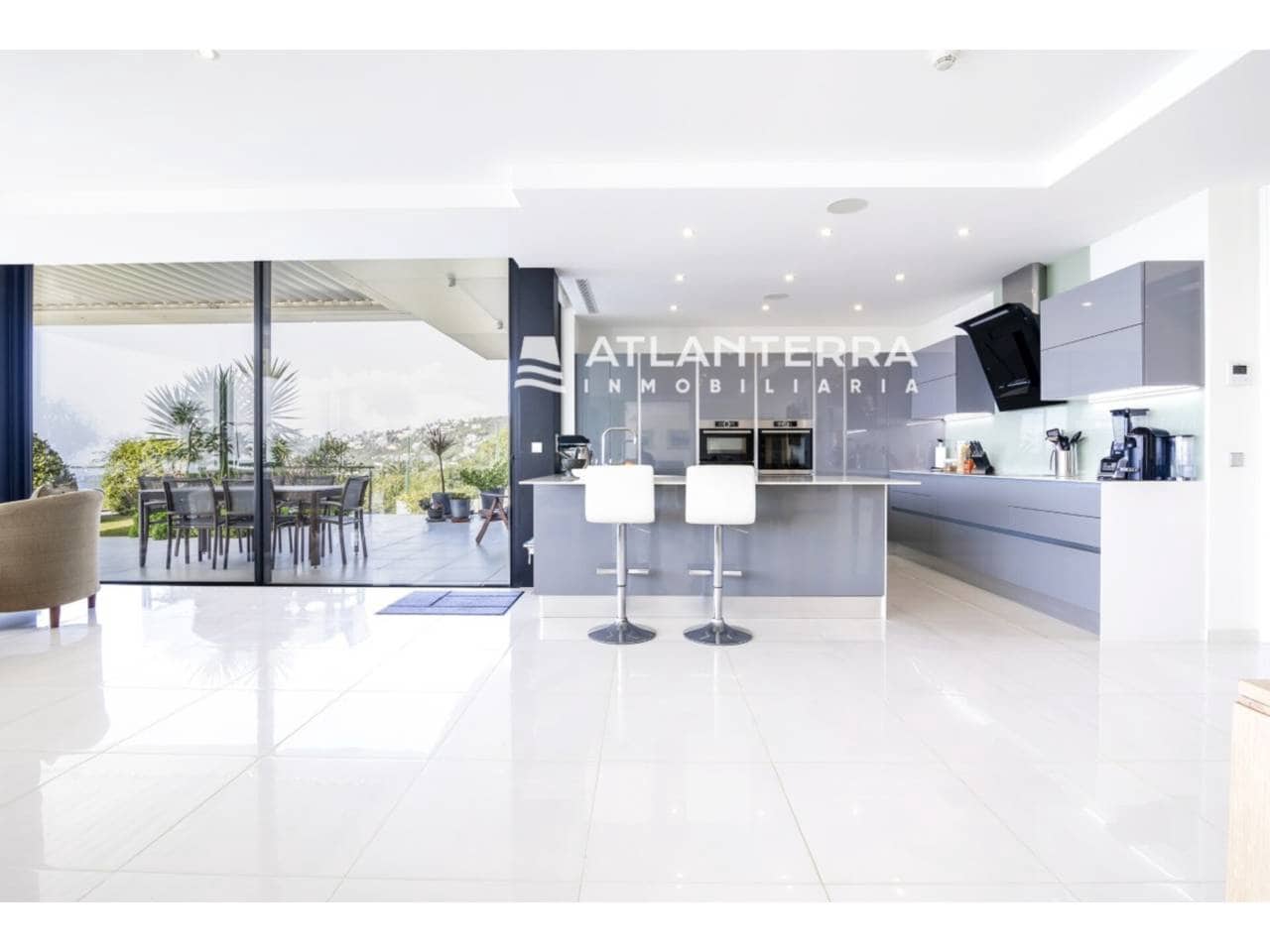 5 soveværelse Villa til salg i Tarifa med swimmingpool garage - € 3.750.000 (Ref: 8707534)