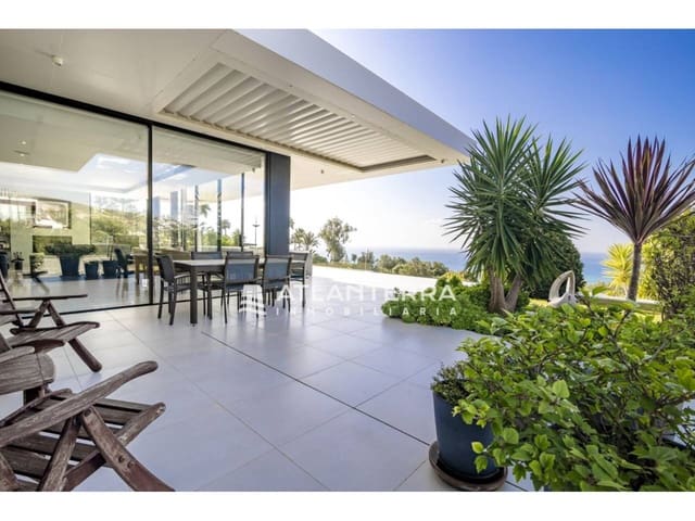 5 bedroom Villa for sale in Tarifa with pool garage - € 3,750,000 (Ref: 8707534)