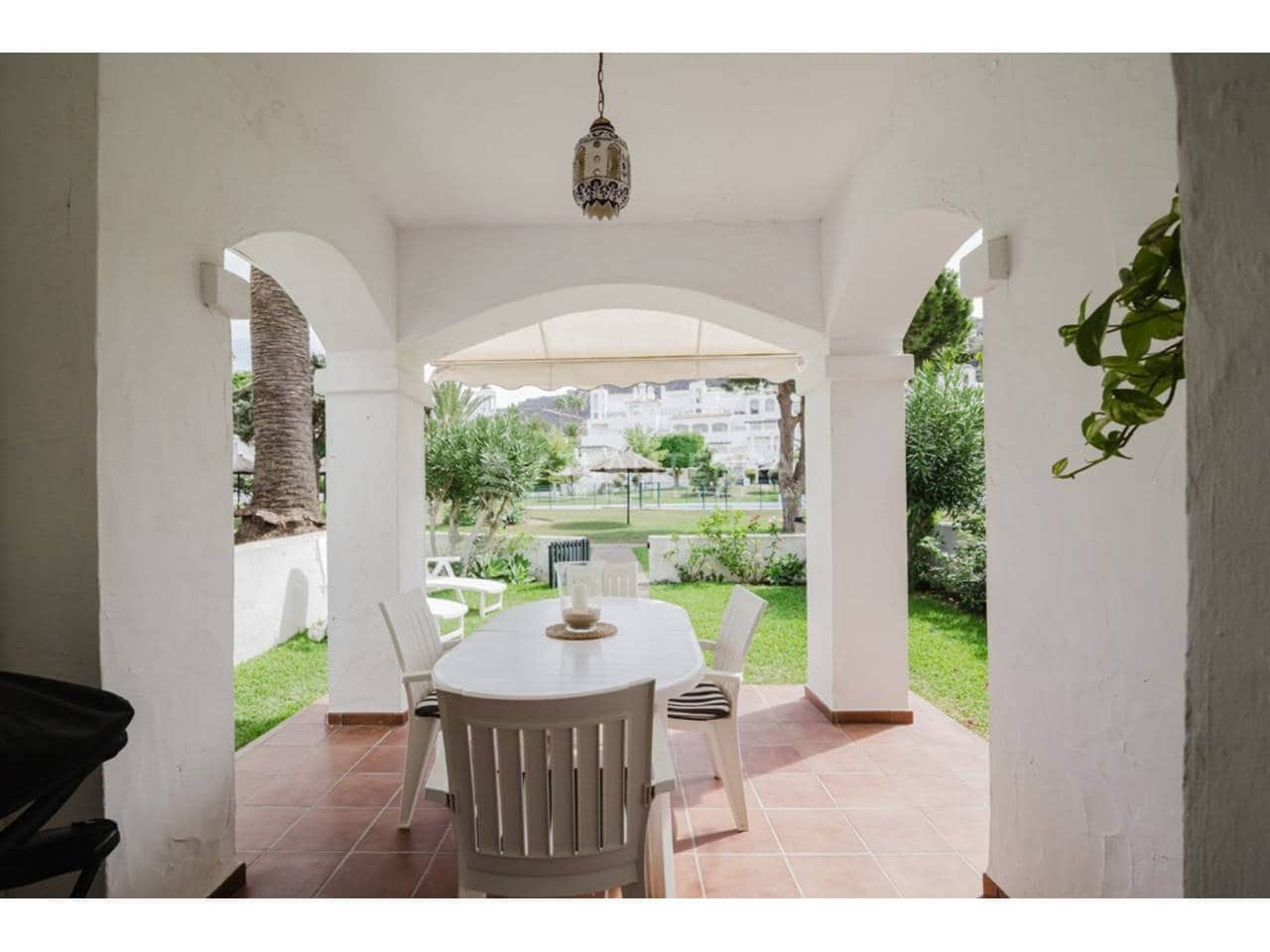 3 makuuhuone Paritalo myytävänä paikassa Zahara de los Atunes mukana uima-altaan 
autotalli - 595 000 € (Ref: 9569261)