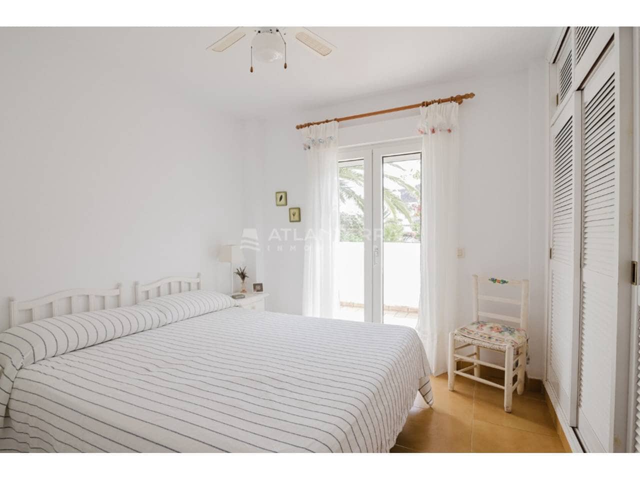 3 makuuhuone Paritalo myytävänä paikassa Zahara de los Atunes mukana uima-altaan 
autotalli - 595 000 € (Ref: 9569261)