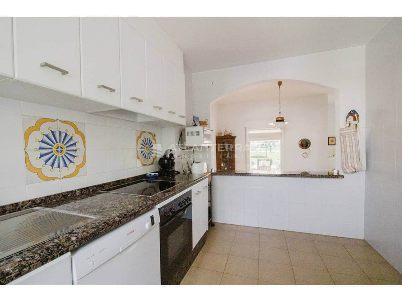 3 makuuhuone Paritalo myytävänä paikassa Zahara de los Atunes mukana uima-altaan 
autotalli - 595 000 € (Ref: 9569261)