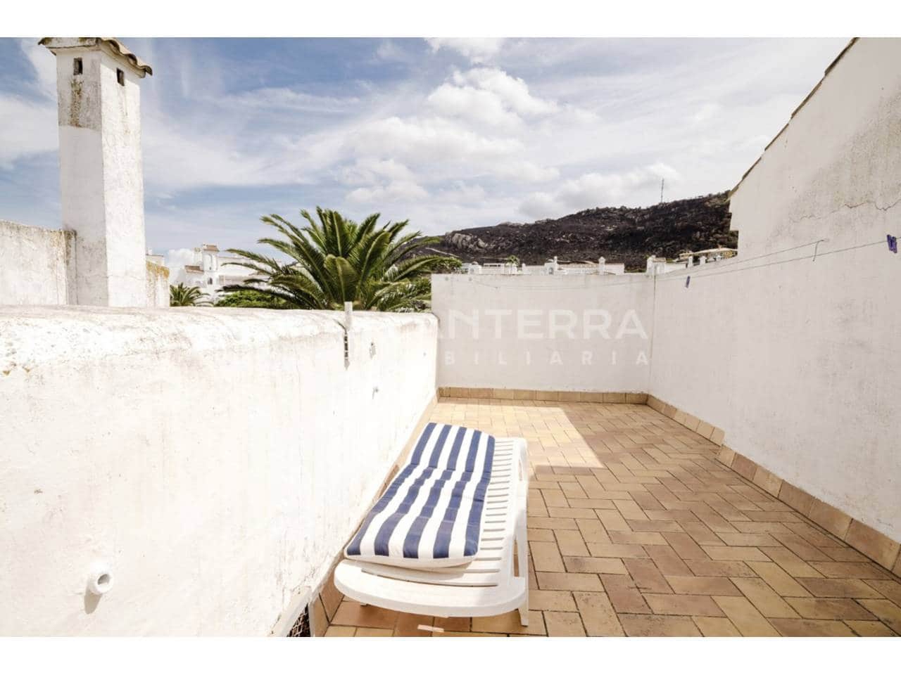 3 makuuhuone Paritalo myytävänä paikassa Zahara de los Atunes mukana uima-altaan 
autotalli - 595 000 € (Ref: 9569261)