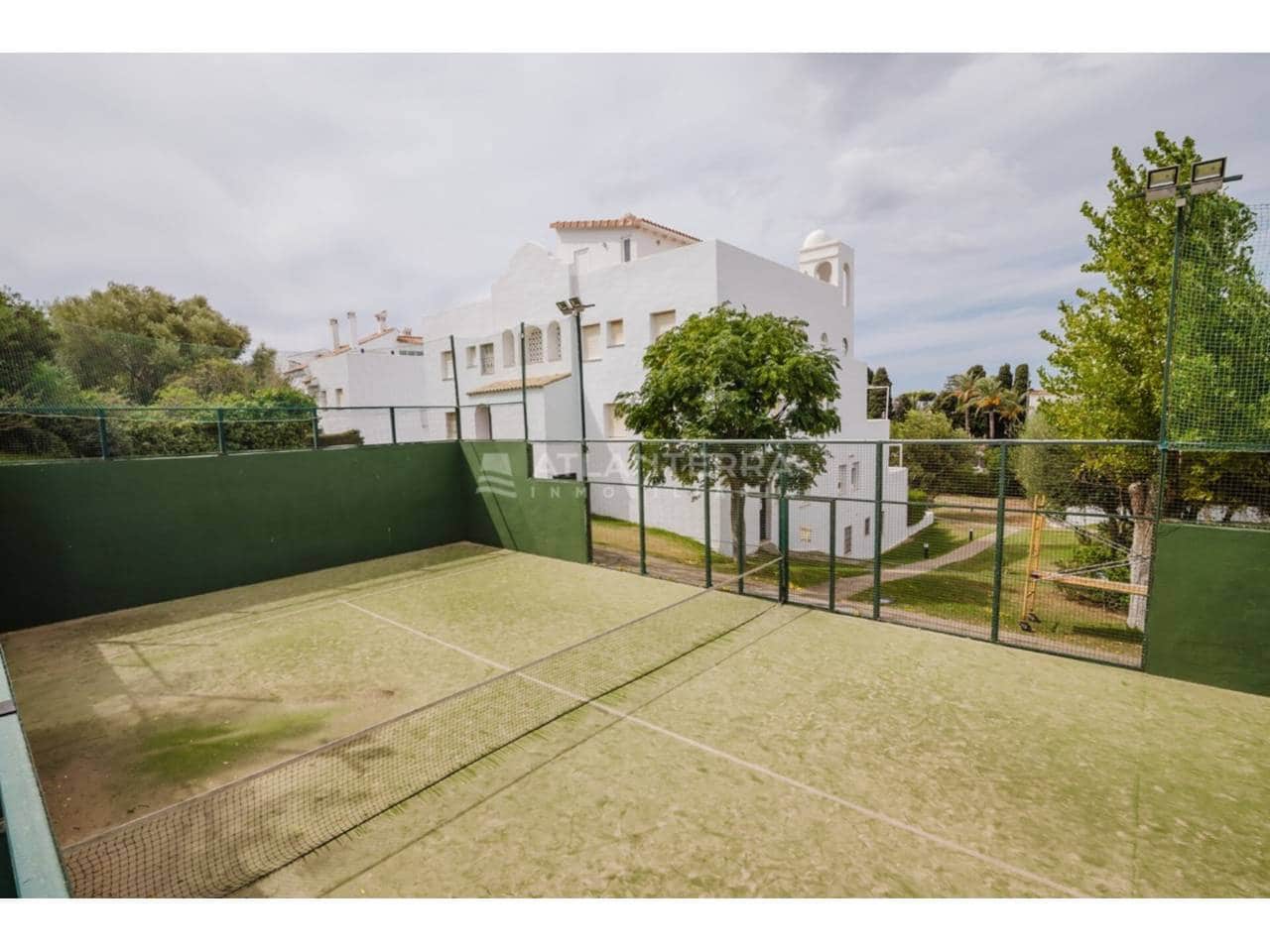 3 makuuhuone Paritalo myytävänä paikassa Zahara de los Atunes mukana uima-altaan 
autotalli - 595 000 € (Ref: 9569261)