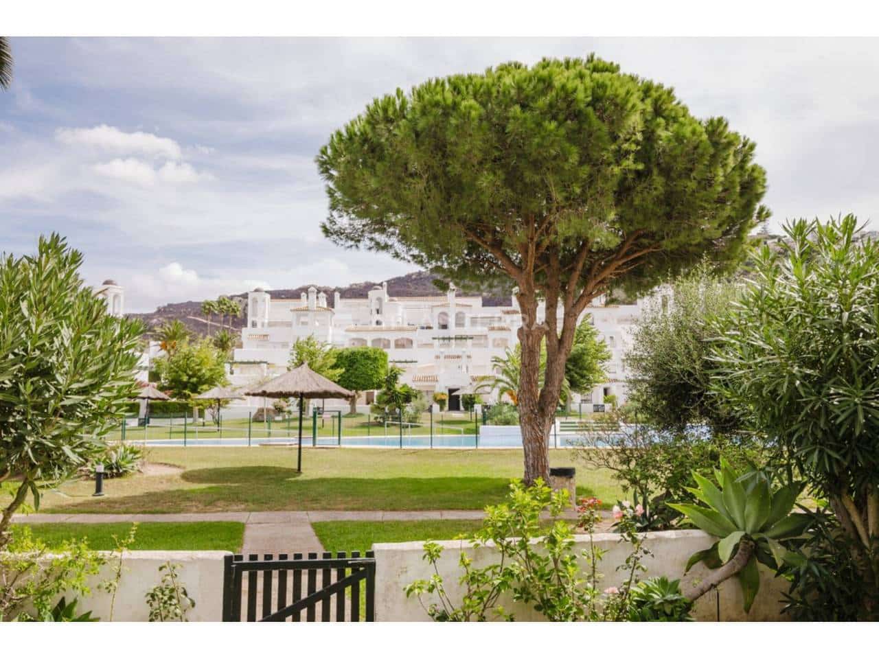 3 makuuhuone Paritalo myytävänä paikassa Zahara de los Atunes mukana uima-altaan 
autotalli - 595 000 € (Ref: 9569261)