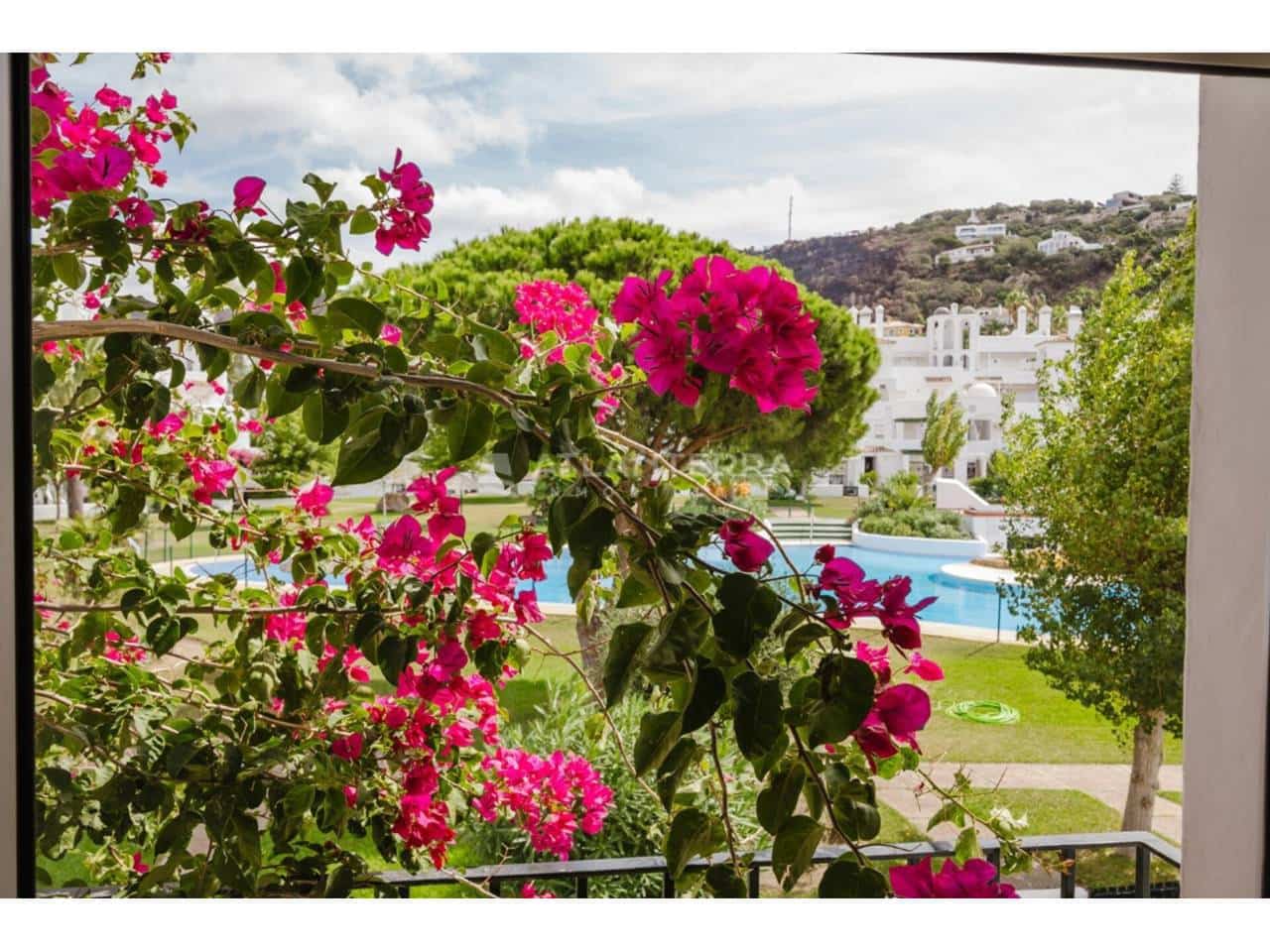 3 makuuhuone Paritalo myytävänä paikassa Zahara de los Atunes mukana uima-altaan 
autotalli - 595 000 € (Ref: 9569261)