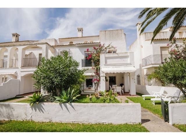 3 makuuhuone Paritalo myytävänä paikassa Zahara de los Atunes, Barbate mukana uima-altaan 
autotalli - 595 000 € (Ref: 9569261)