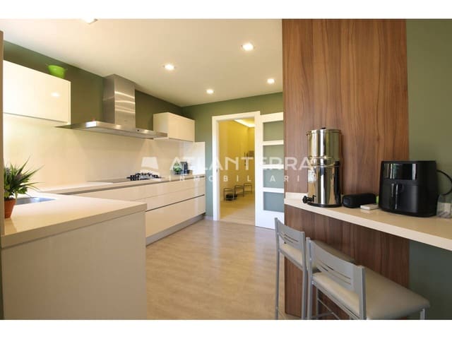 3 soveværelse Lejlighed til salg i Zahara de los Atunes, Barbate med swimmingpool garage - € 580.000 (Ref: 9569262)