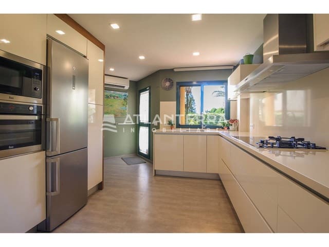 3 soveværelse Lejlighed til salg i Zahara de los Atunes, Barbate med swimmingpool garage - € 580.000 (Ref: 9569262)