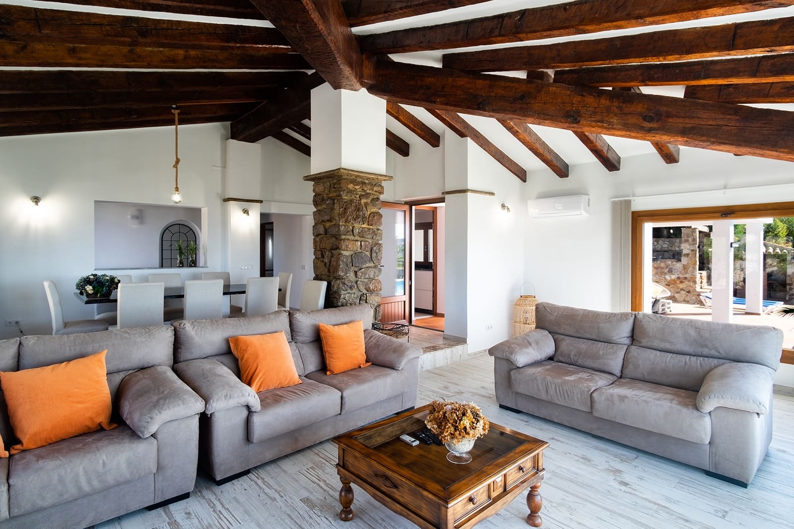 Casa de 4 habitaciones en Zahara de los Atunes en venta con piscina garaje - 2.700.000 € (Ref: 9649918)