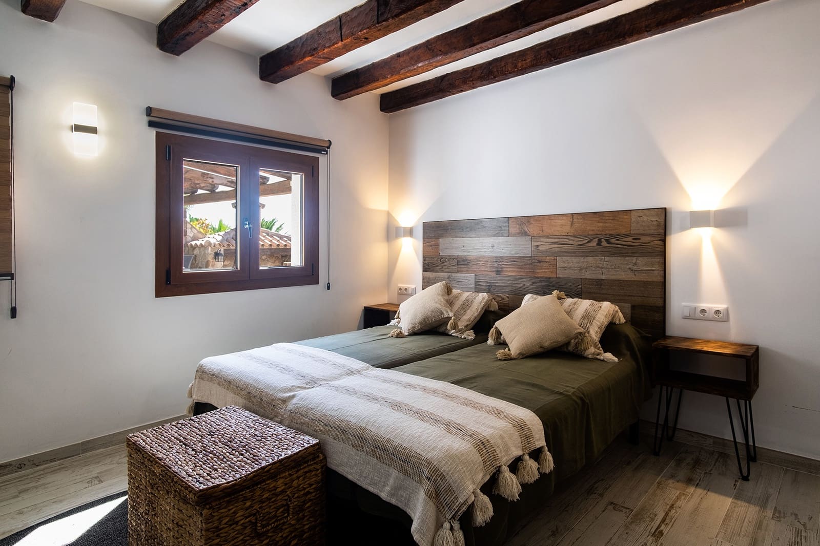 Casa de 4 habitaciones en Zahara de los Atunes en venta con piscina garaje - 2.700.000 € (Ref: 9649918)