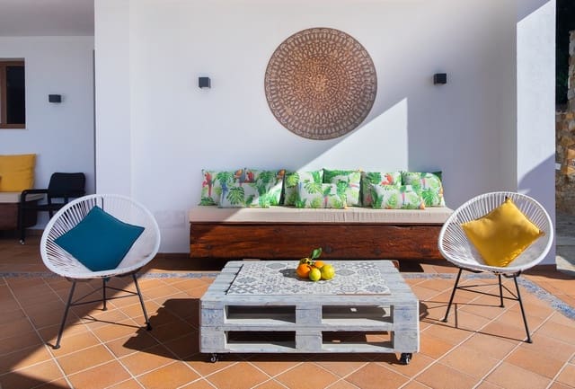 Casa de 4 habitaciones en Zahara de los Atunes, Barbate en venta con piscina garaje - 2.700.000 € (Ref: 9649918)