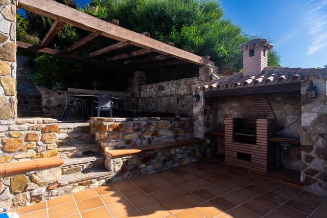 Casa de 4 habitaciones en Zahara de los Atunes, Barbate en venta con piscina garaje - 2.700.000 € (Ref: 9649918)