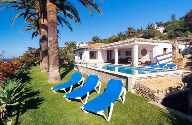 Casa de 4 habitaciones en Zahara de los Atunes, Barbate en venta con piscina garaje - 2.700.000 € (Ref: 9649918)