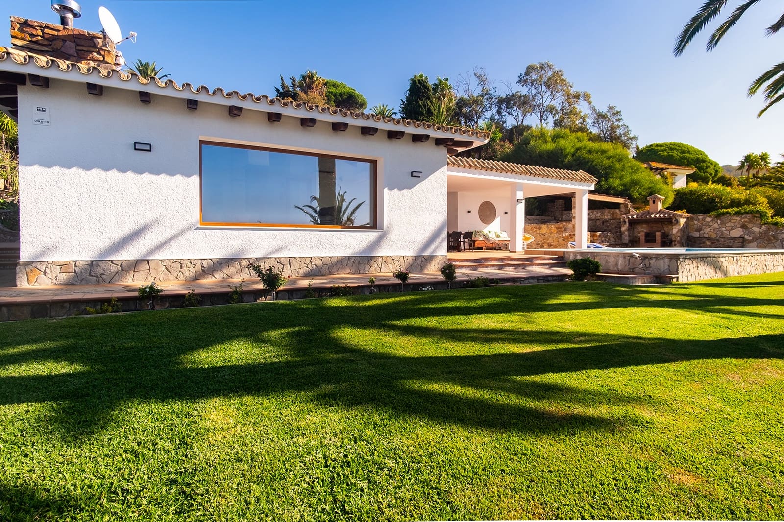 Casa de 4 habitaciones en Zahara de los Atunes en venta con piscina garaje - 2.700.000 € (Ref: 9649918)