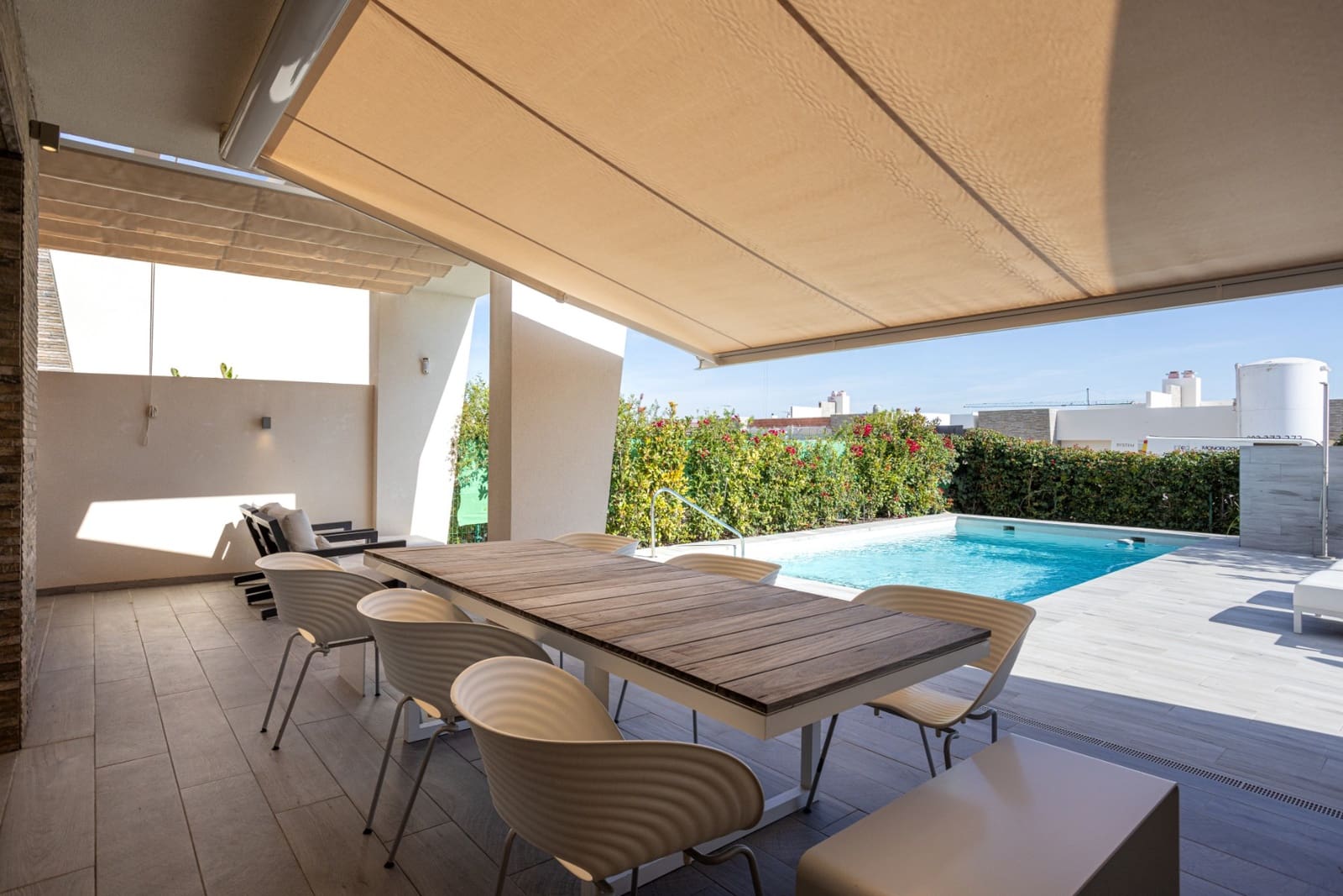 2 soverom Villa til salgs i Algorfa med svømmebasseng garasje - € 540 000 (Ref: 10057146)