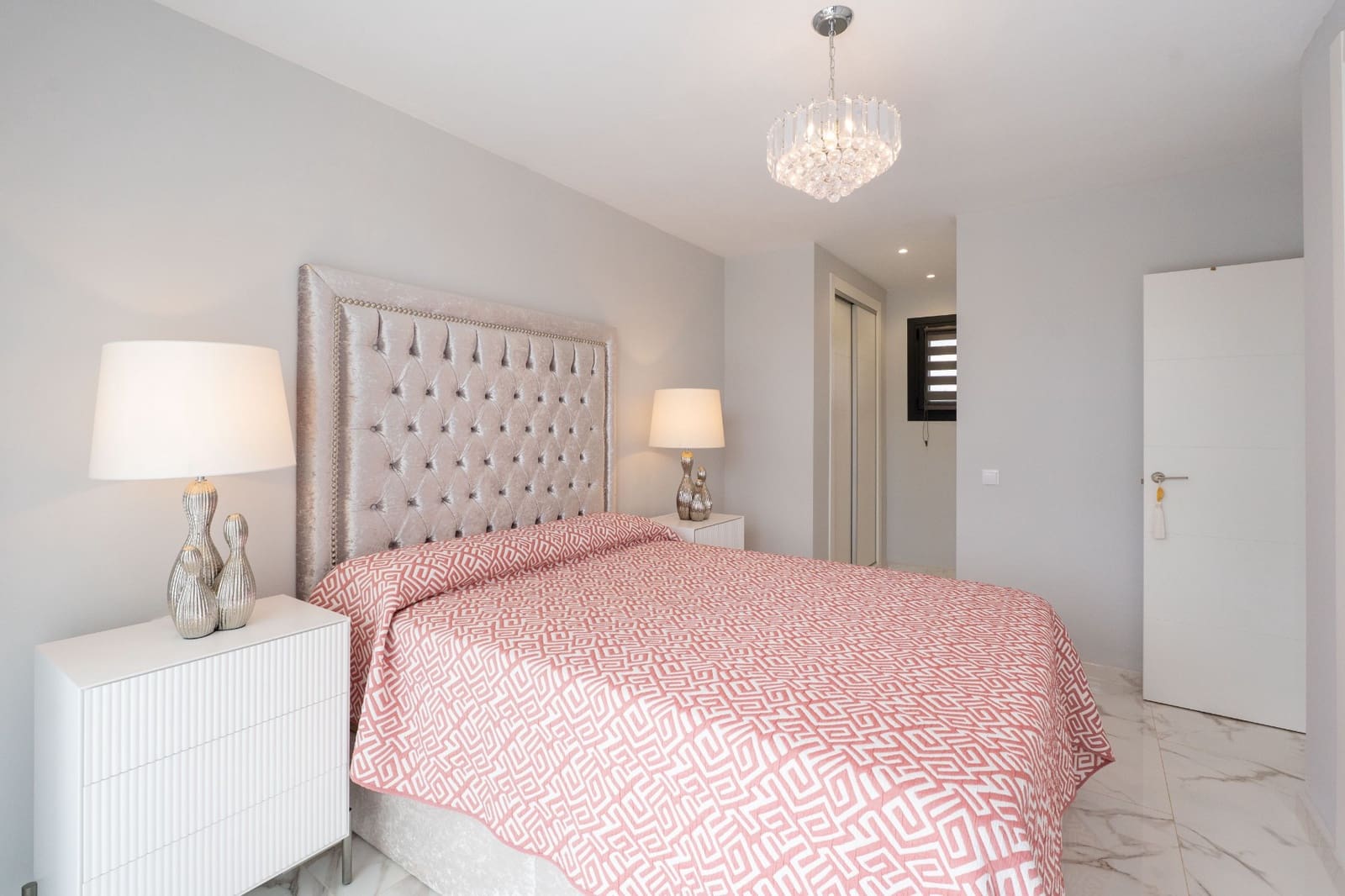 3 soveværelse Villa til salg i Murcia by med swimmingpool garage - € 1.698.000 (Ref: 10059525)