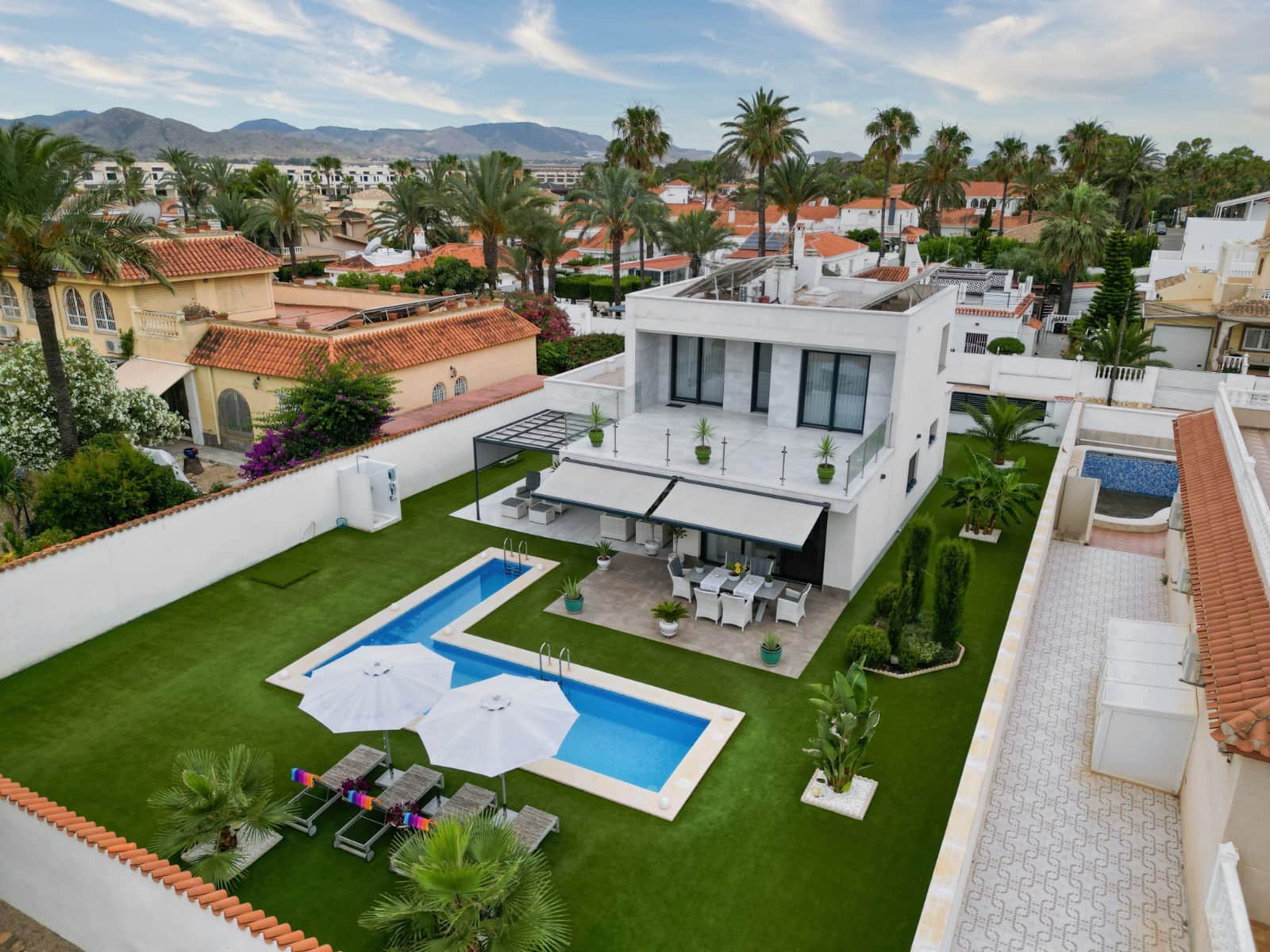 3 soveværelse Villa til salg i Murcia by med swimmingpool garage - € 1.698.000 (Ref: 10059525)