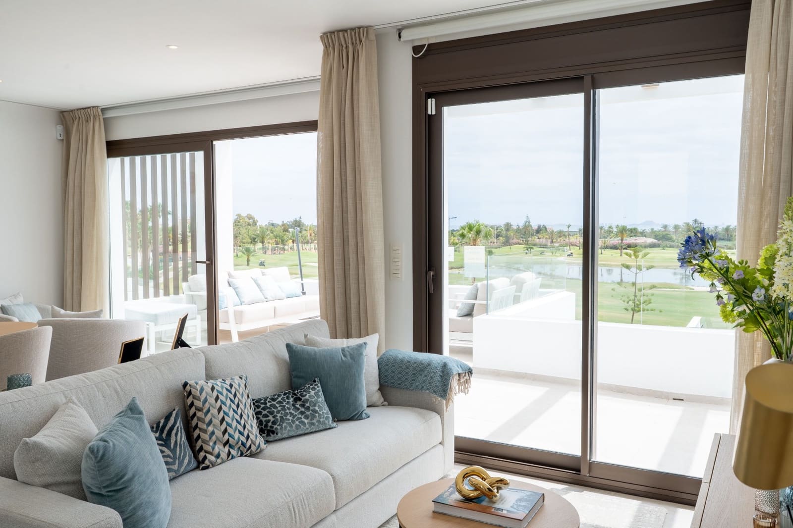 2 soverom Penthouse til salgs i Los Alcazares med svømmebasseng garasje - € 535 000 (Ref: 10060212)