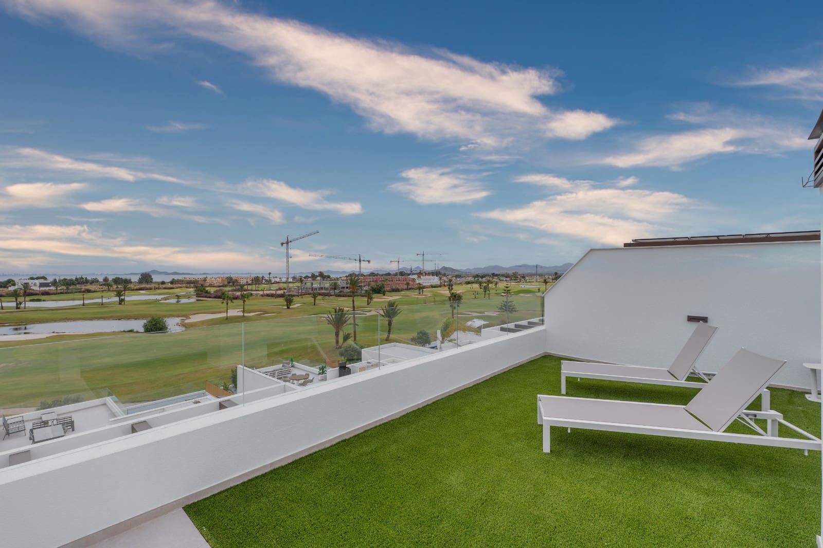 2 soverom Penthouse til salgs i Los Alcazares med svømmebasseng garasje - € 535 000 (Ref: 10060212)