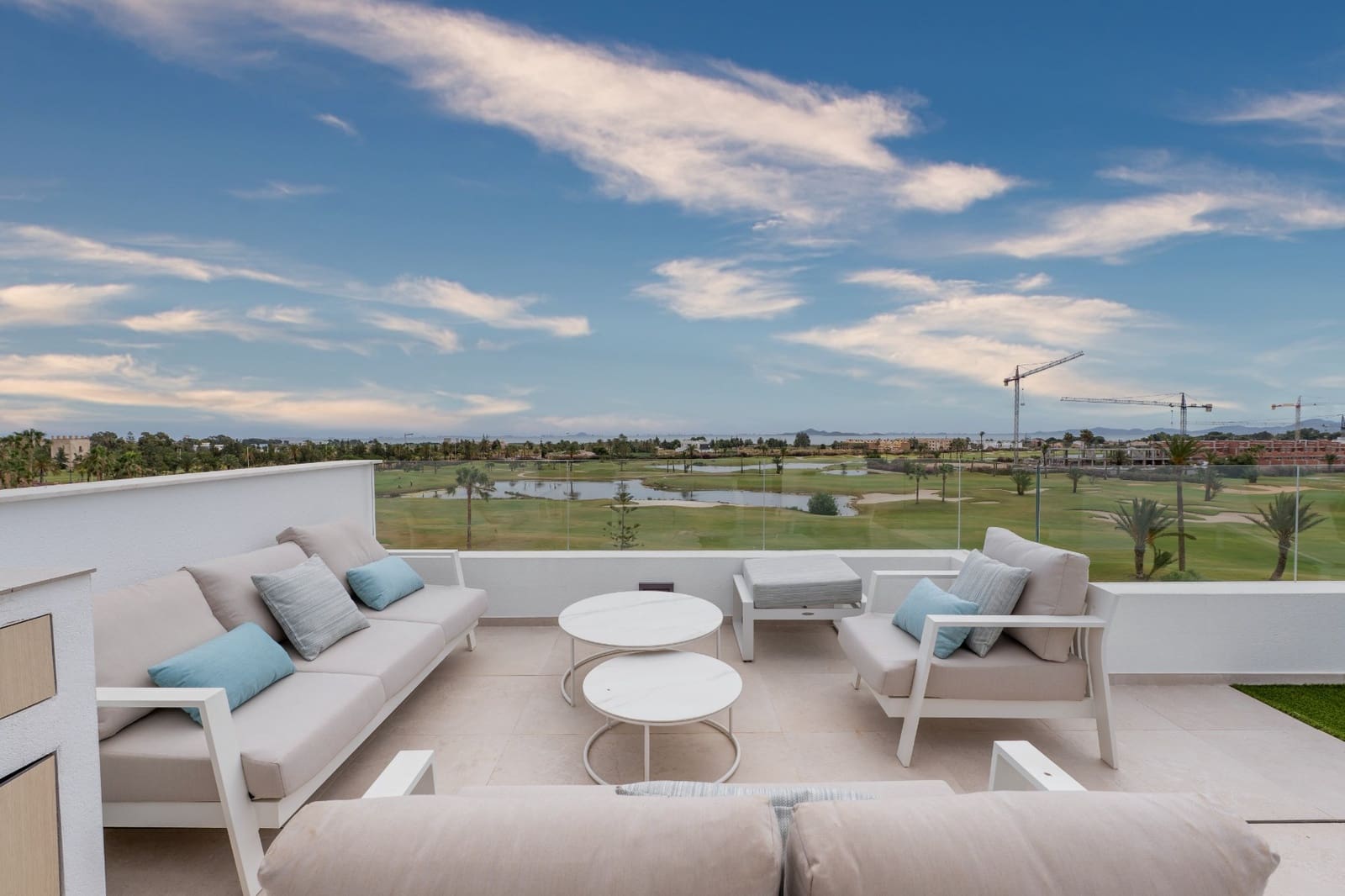 2 soverom Penthouse til salgs i Los Alcazares med svømmebasseng garasje - € 535 000 (Ref: 10060212)
