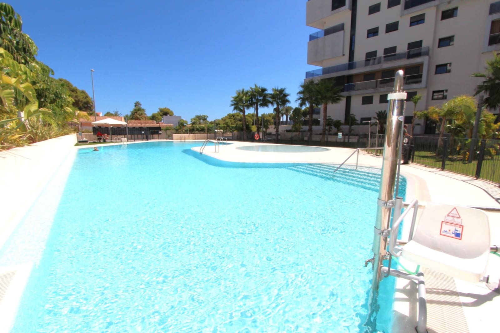 2 Zimmer Apartment zu verkaufen in Dehesa de Campoamor mit Pool Garage - 330.000 € (Ref: 10086764)