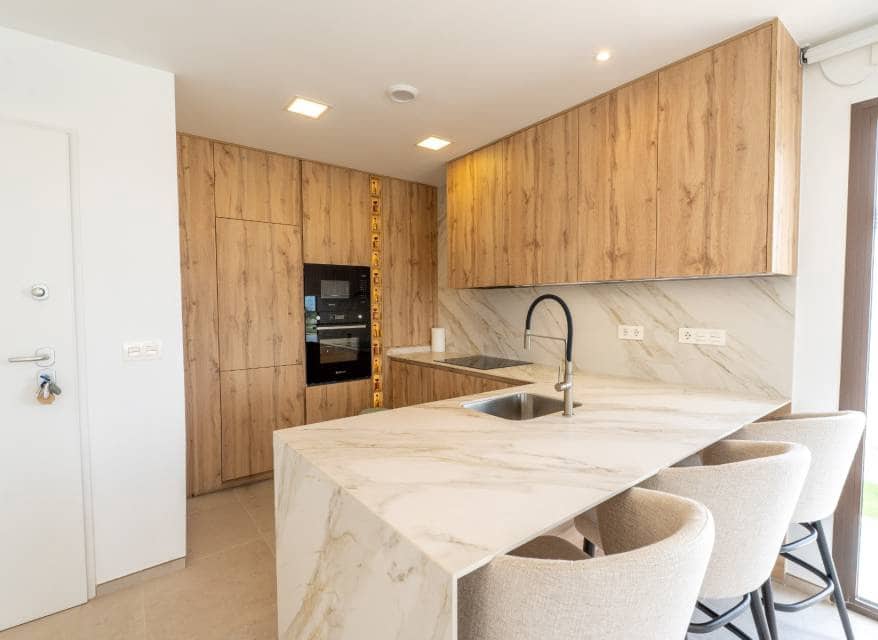 2 sypialnia Penthouse na sprzedaż w Los Alcazares z basenem garażem - 499 000 € (Ref: 10116084)