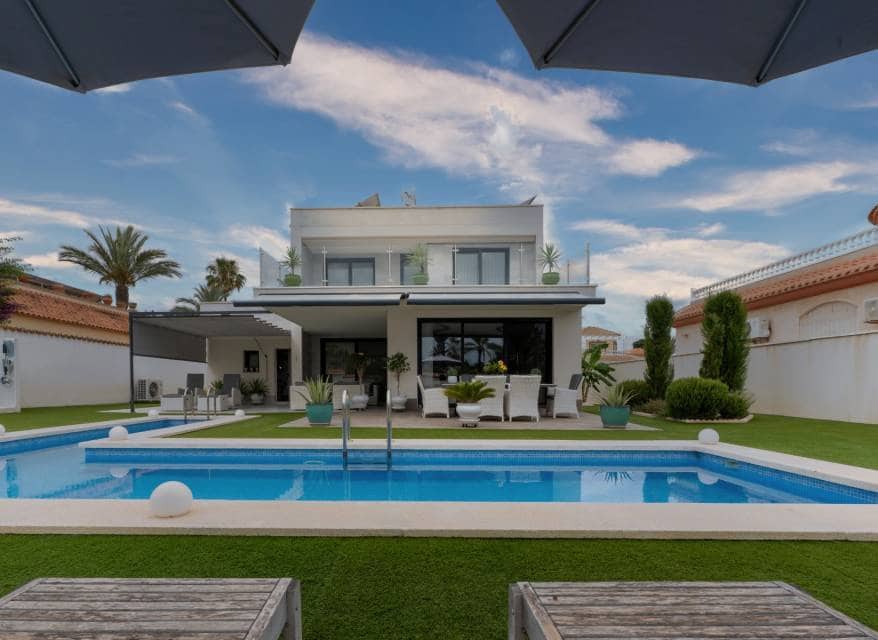 3 quarto Moradia para venda em Los Nietos com piscina garagem - 1 598 000 € (Ref: 10116086)