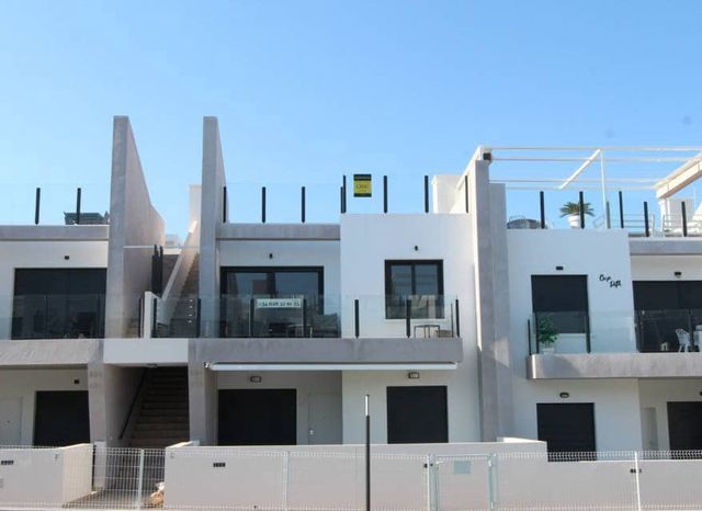 2 chambre Penthouse à vendre à San Miguel de Salinas avec piscine - 249 900 € (Ref: 10116087)