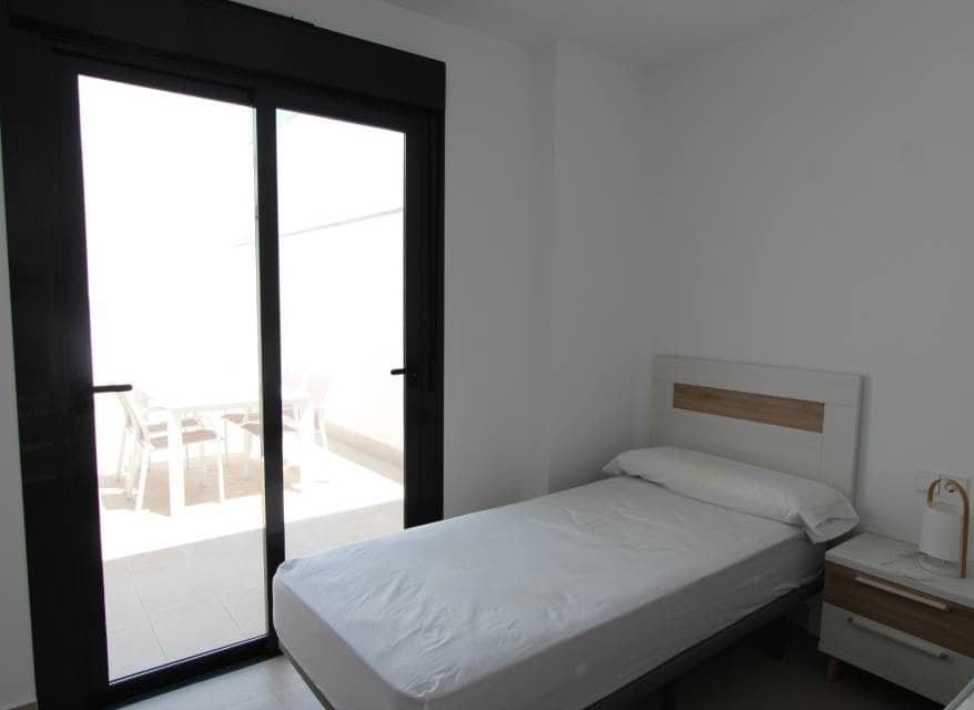 Chalet de 3 habitaciones en Roda en venta con piscina - 479.000 € (Ref: 10116088)