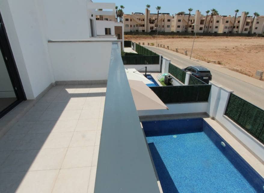 Chalet de 3 habitaciones en Roda en venta con piscina - 479.000 € (Ref: 10116088)