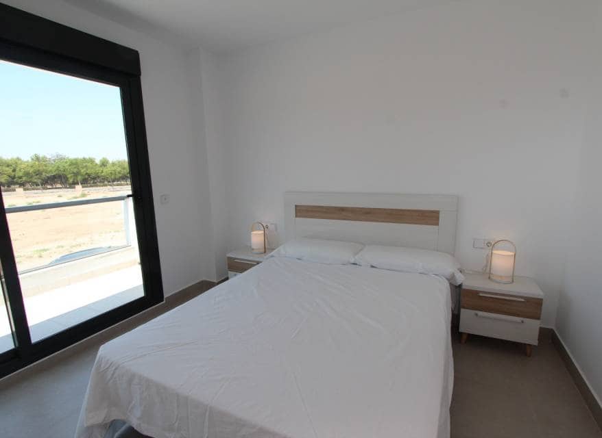 Chalet de 3 habitaciones en Roda en venta con piscina - 479.000 € (Ref: 10116088)