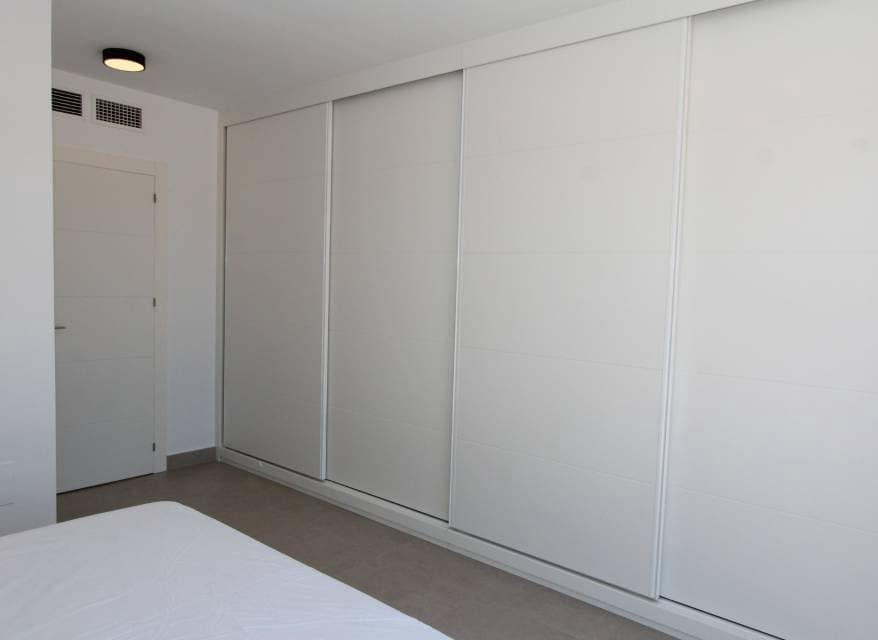 Chalet de 3 habitaciones en Roda en venta con piscina - 479.000 € (Ref: 10116088)