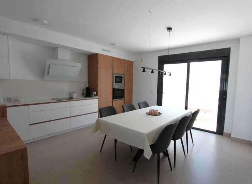 Chalet de 3 habitaciones en Roda en venta con piscina - 479.000 € (Ref: 10116088)