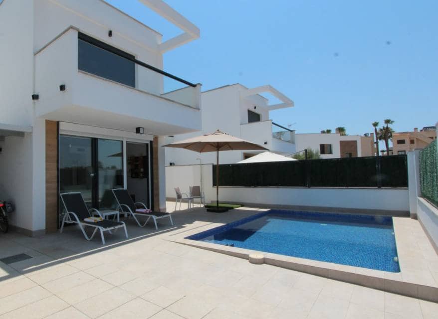 Chalet de 3 habitaciones en Roda en venta con piscina - 479.000 € (Ref: 10116088)