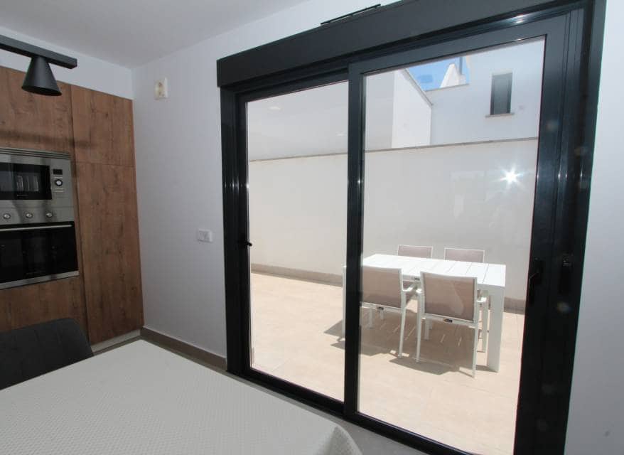 Chalet de 3 habitaciones en Roda en venta con piscina - 479.000 € (Ref: 10116088)