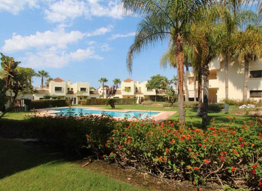 Chalet de 3 habitaciones en Roda en venta con piscina - 479.000 € (Ref: 10116088)