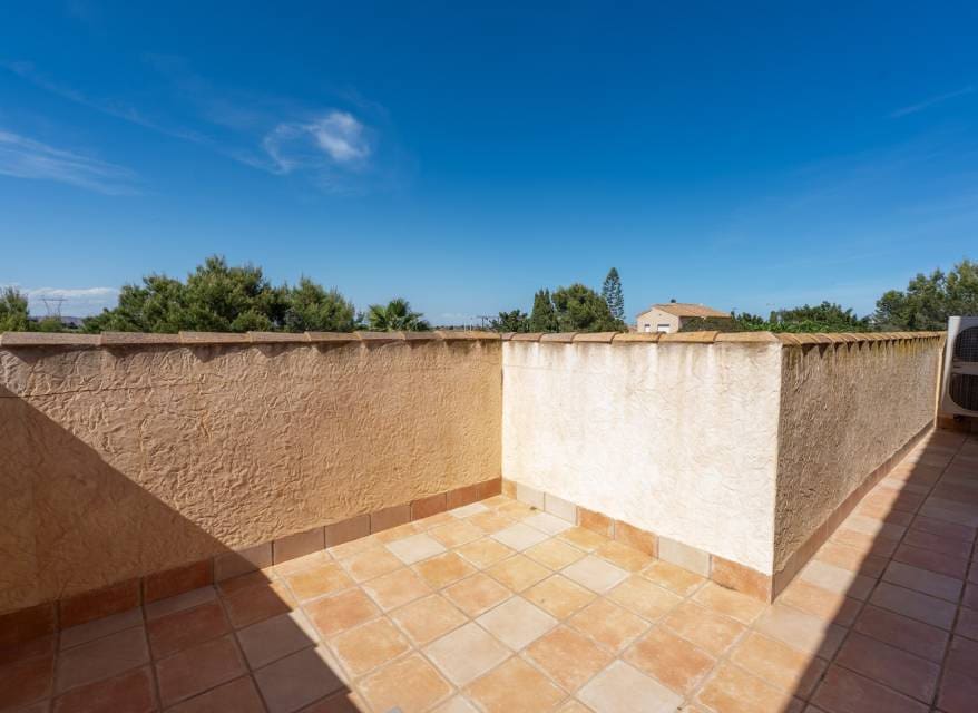 4 slaapkamer Villa te koop in Los Alcazares met zwembad garage - € 935.000 (Ref: 10116090)