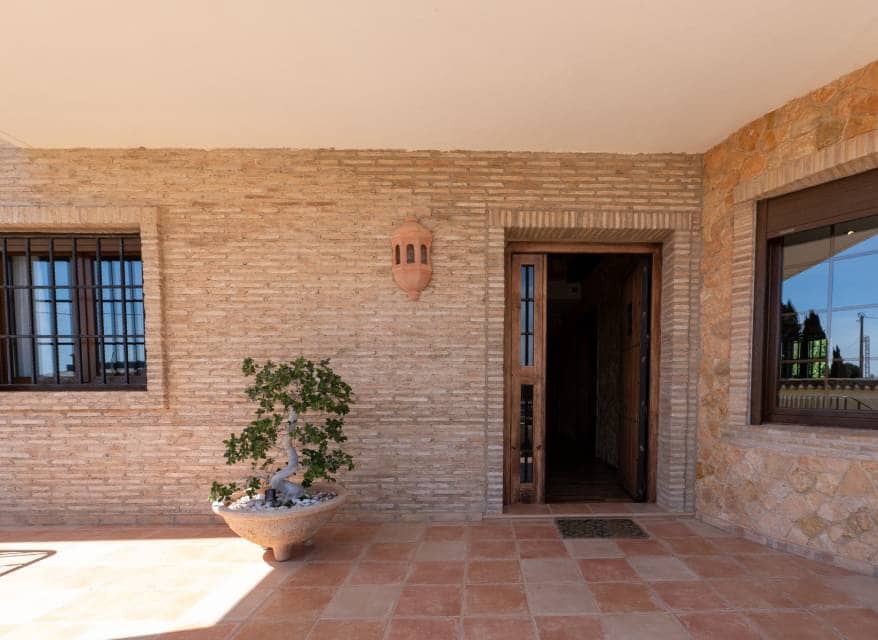 4 slaapkamer Villa te koop in Los Alcazares met zwembad garage - € 935.000 (Ref: 10116090)