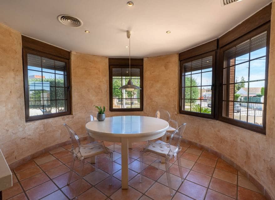 4 slaapkamer Villa te koop in Los Alcazares met zwembad garage - € 935.000 (Ref: 10116090)