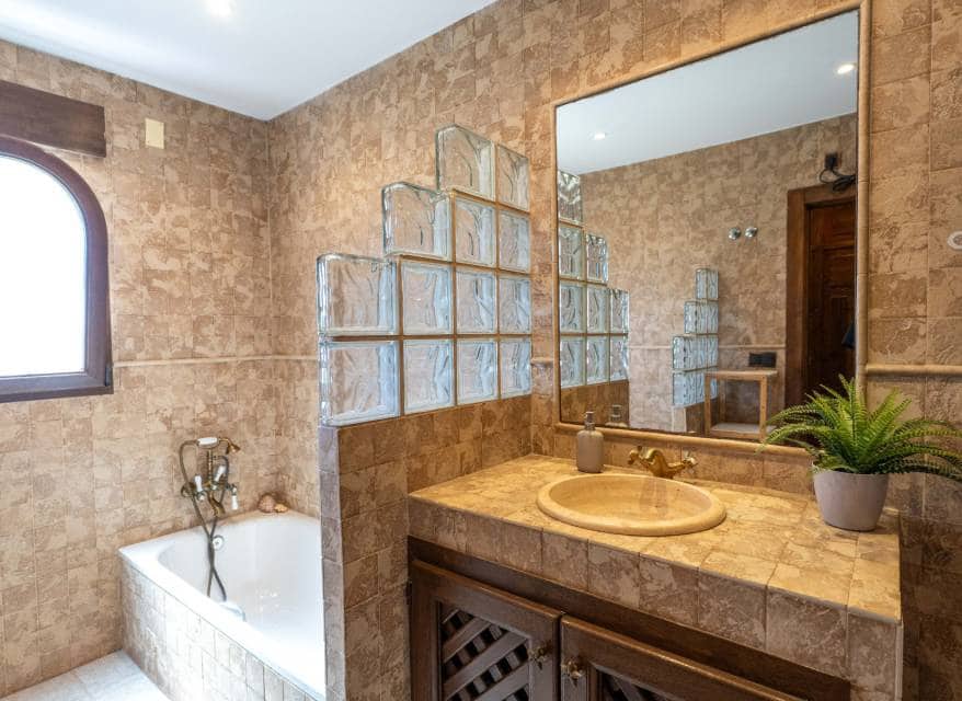 4 slaapkamer Villa te koop in Los Alcazares met zwembad garage - € 935.000 (Ref: 10116090)
